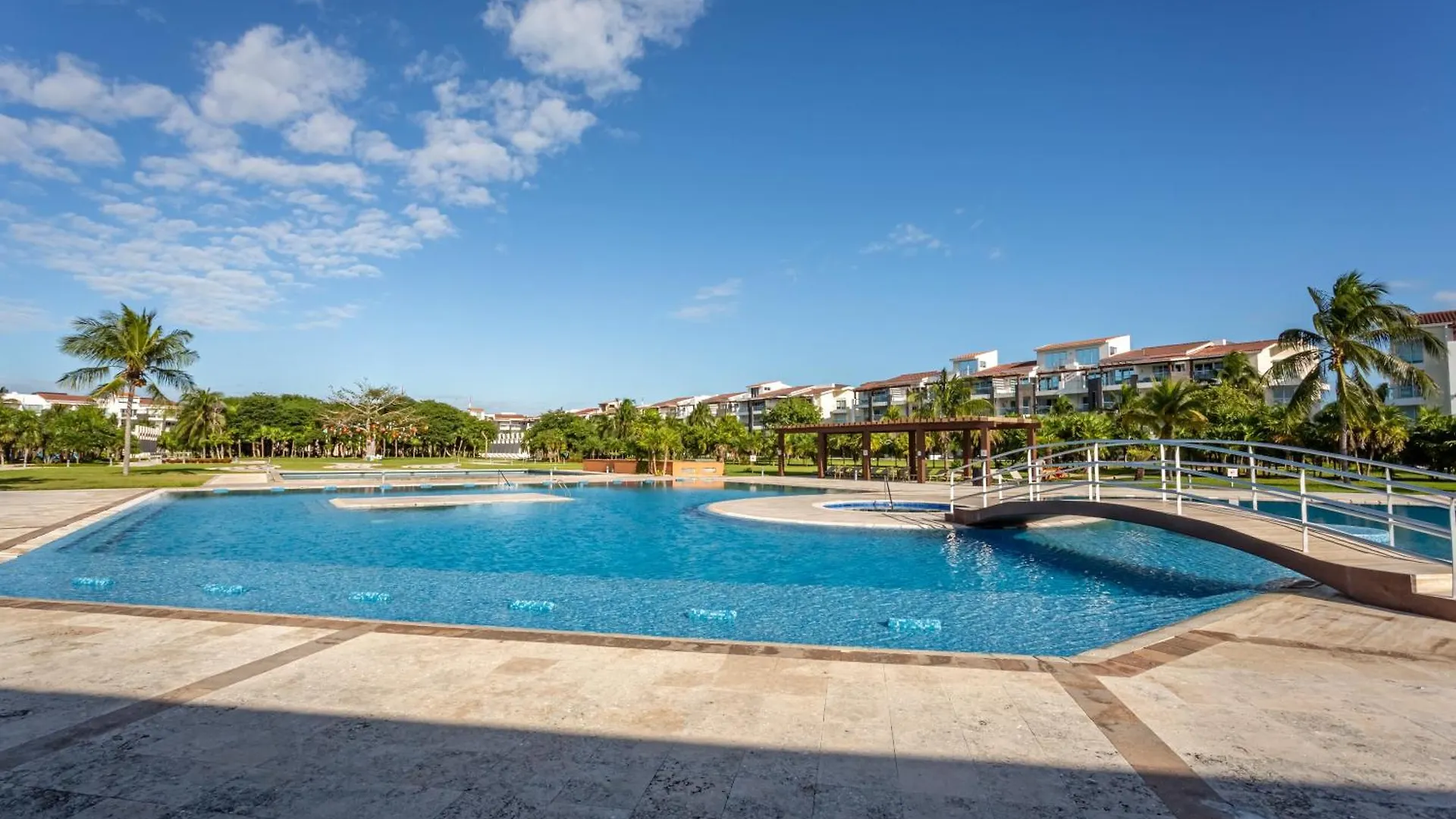 Casa Cielo Ocean View Penthouse Condo Playa del Carmen 0*,  México